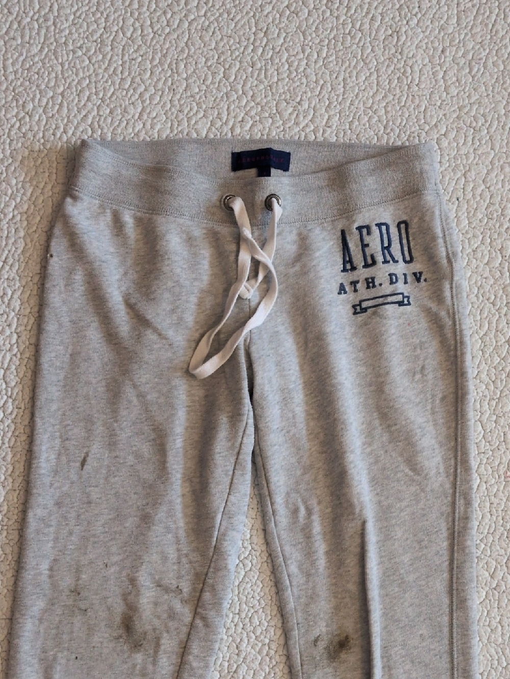 Aeropostale Grunge Distressed Destroyed Cropped Joggers Sweatpants Loungwear - Picture 2 of 7
